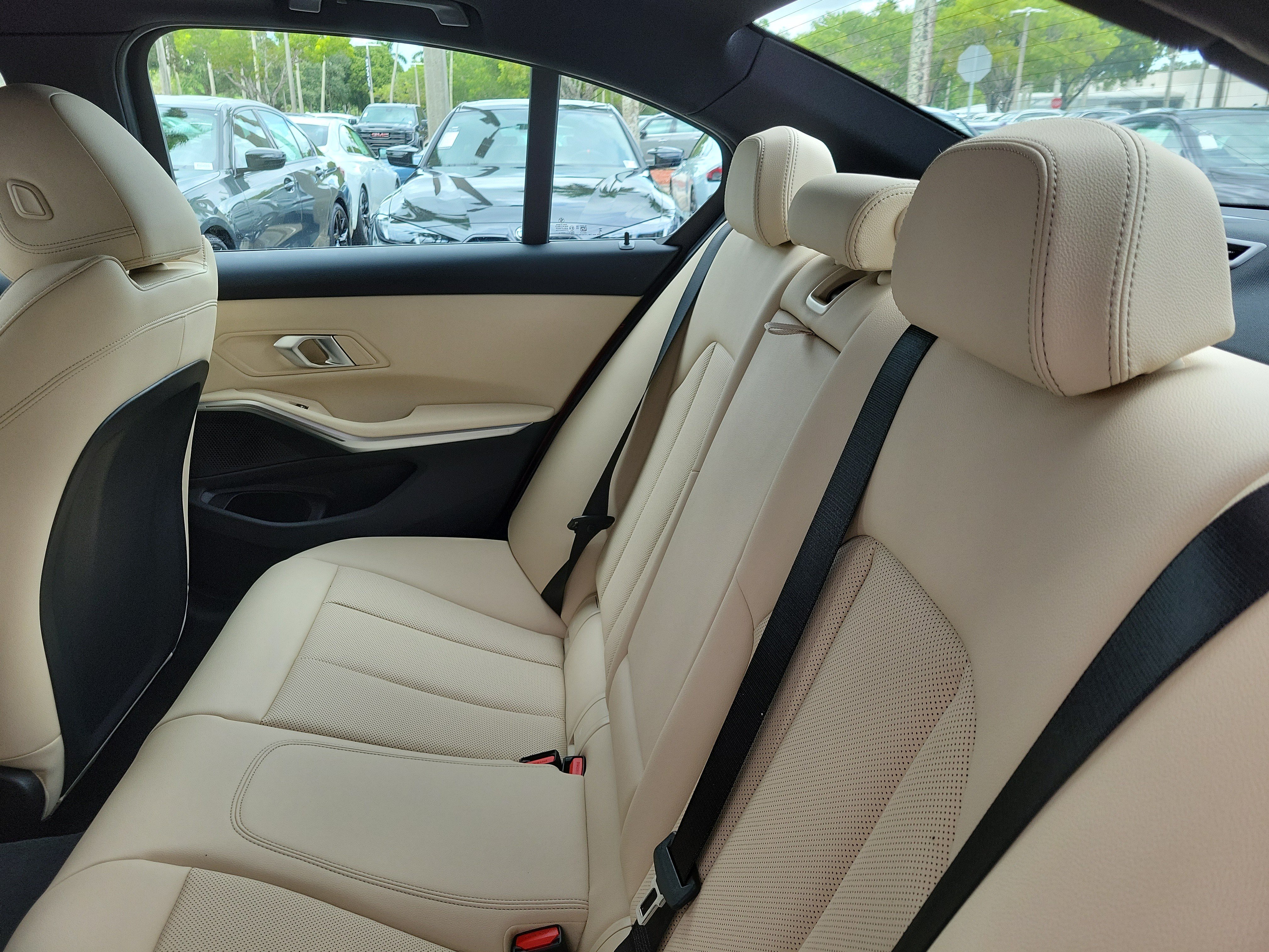New 2026 BMW 330i Sedan w/ M Sport Package RWD image 7