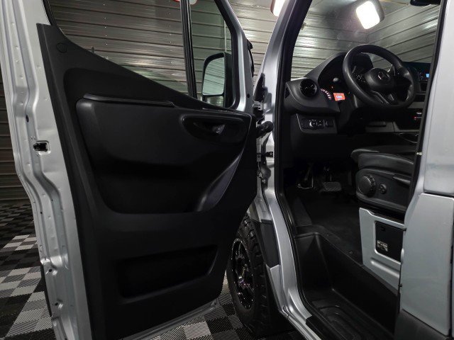 Used 2019 Mercedes-Benz Sprinter 2500 image 27