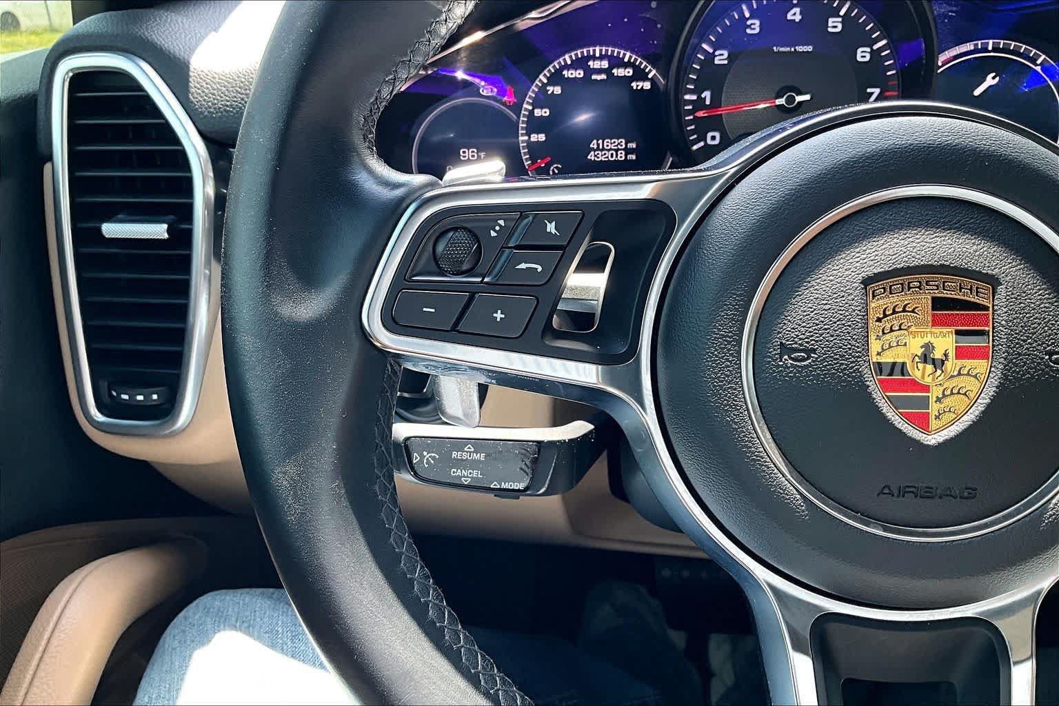 Used 2019 Porsche Cayenne AWD/4WD image 24