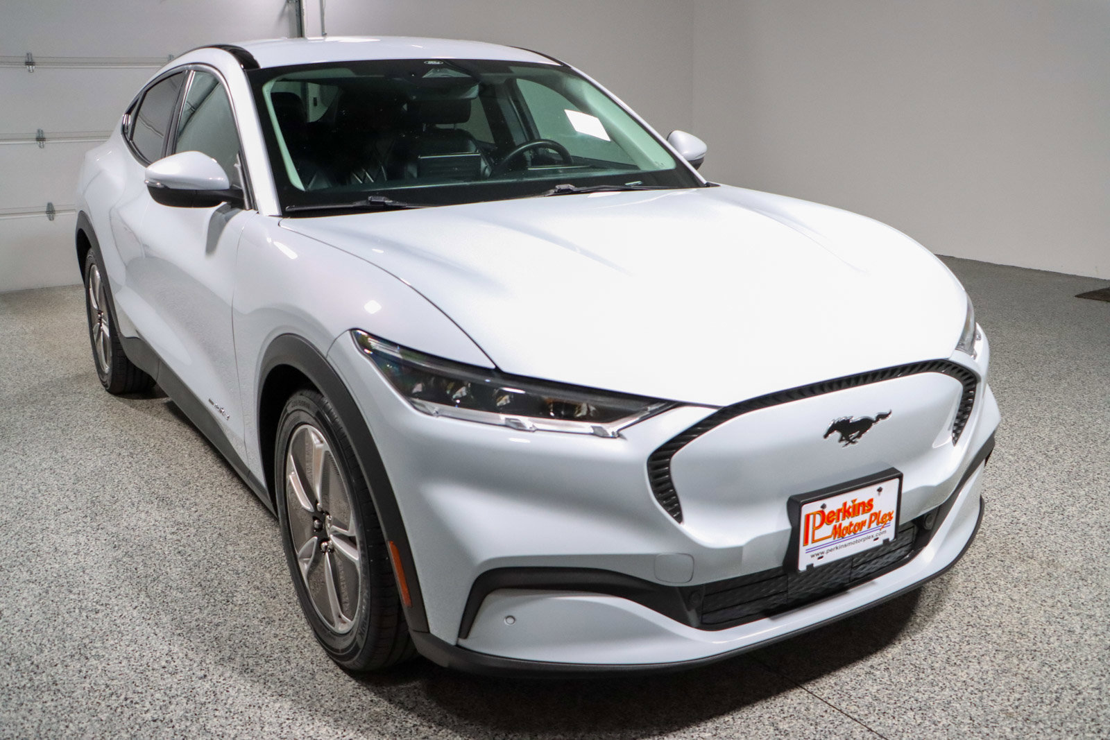 Used 2022 Ford Mustang Mach-E Select image 5