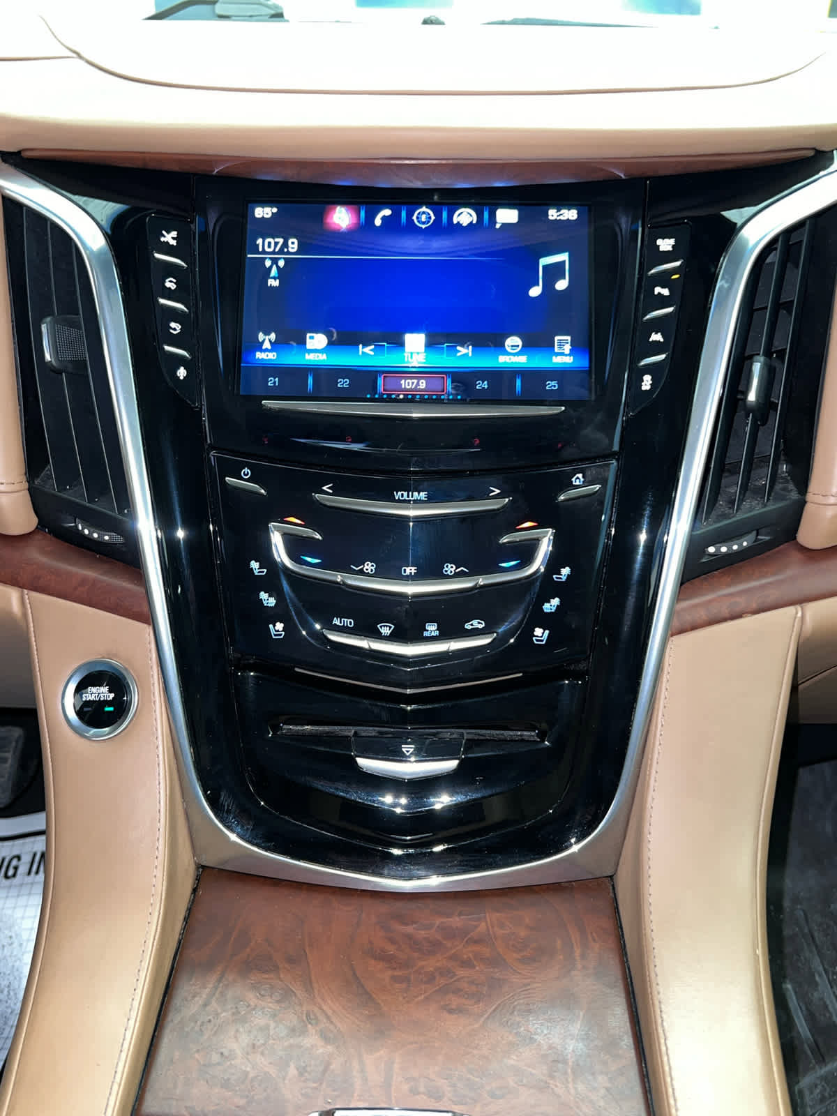 Used 2016 Cadillac Escalade ESV Platinum image 33