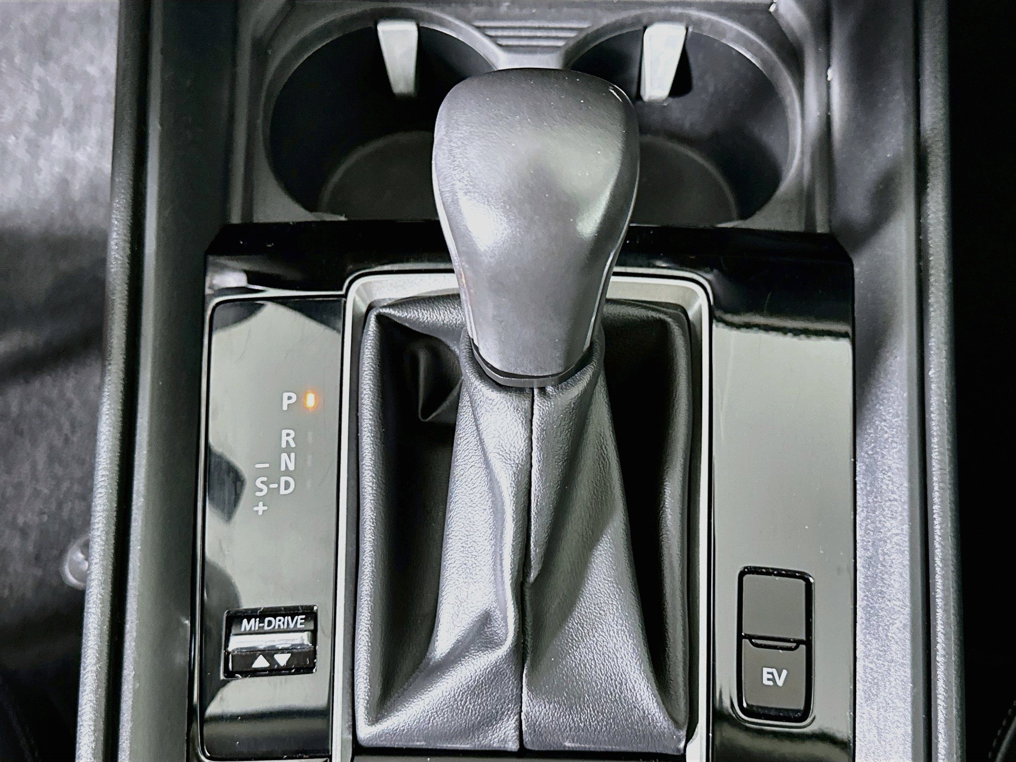 Used 2025 MAZDA CX-50 AWD 2.5 Hybrid w/ Premium Pkg image 24