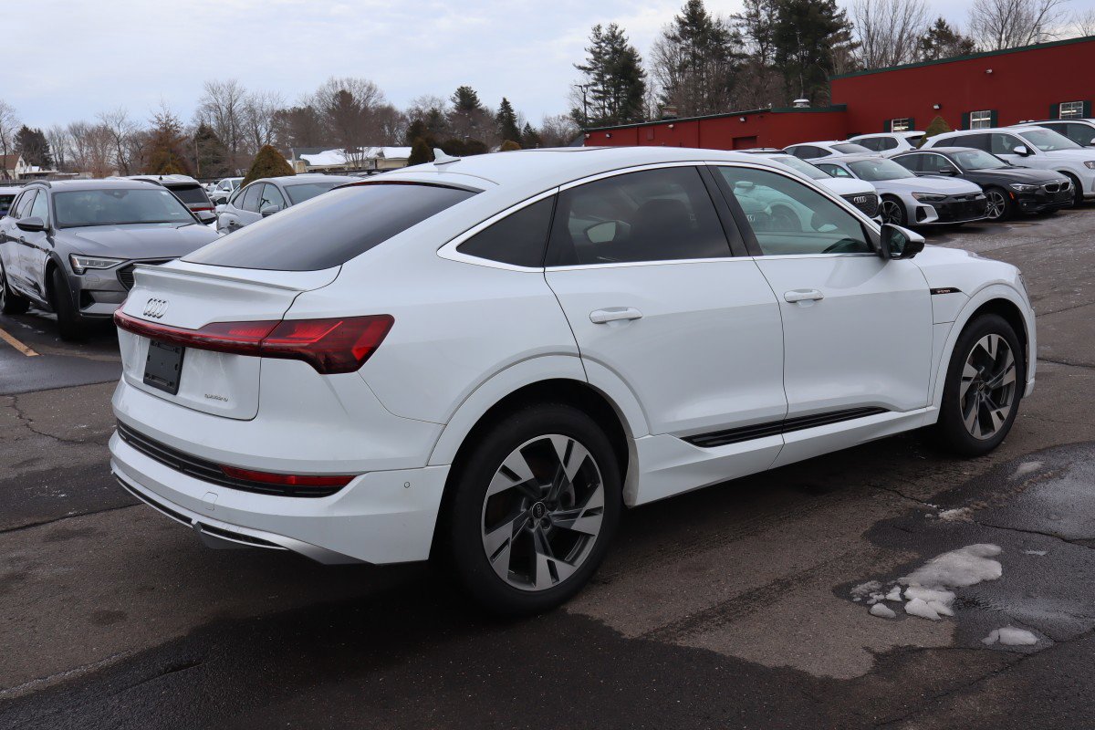 Used 2022 Audi e-tron Premium Plus w/ Premium Plus Package image 5