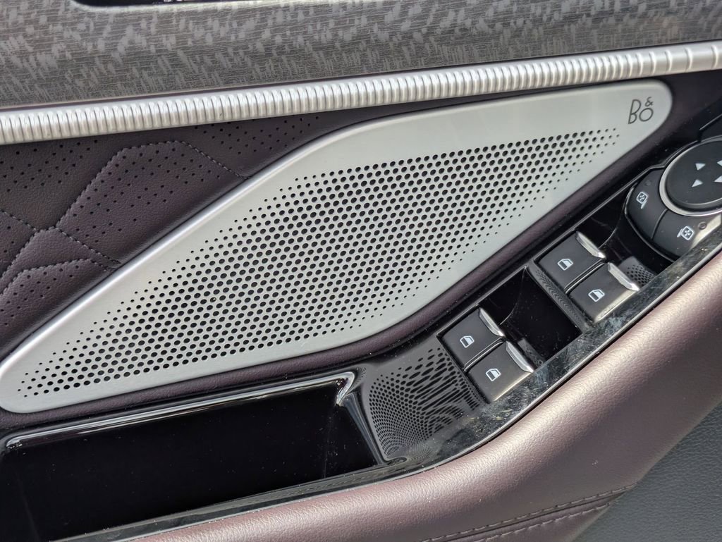 Used 2025 Ford Explorer Platinum w/ LUX Leather Package image 17