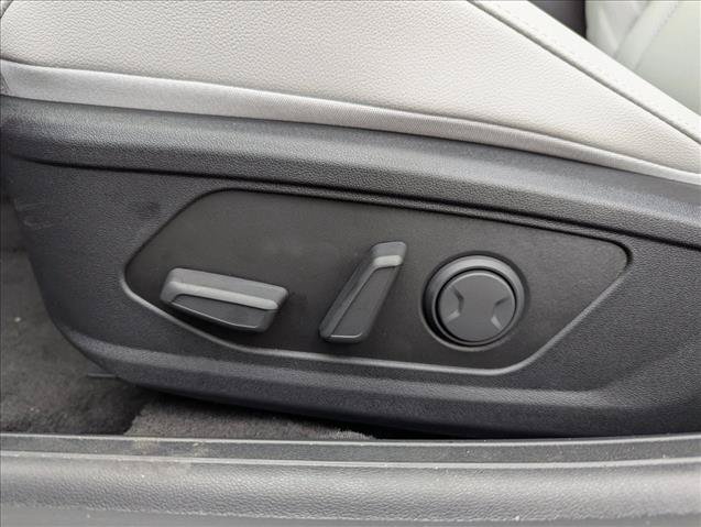 New 2026 Hyundai Elantra Limited FWD image 11