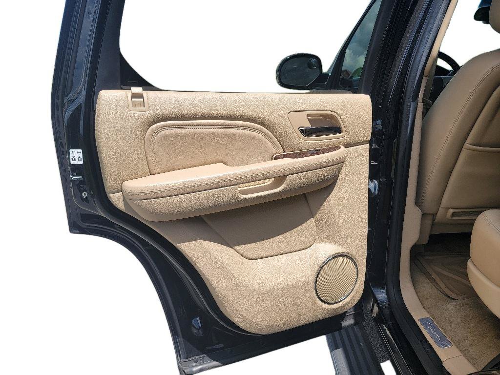 Used 2014 Cadillac Escalade Premium AWD/4WD image 24