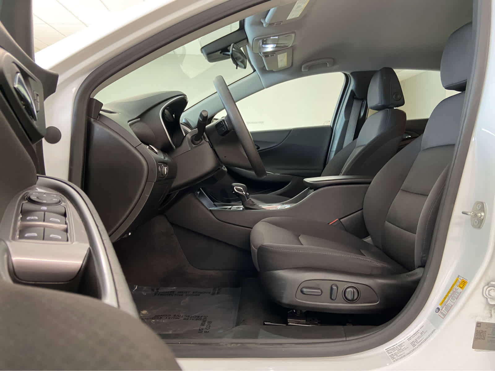 Used 2024 Chevrolet Malibu LT image 11