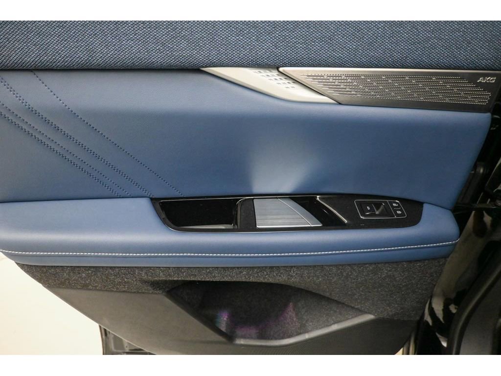 New 2026 Cadillac Optiq Luxury 2 image 12