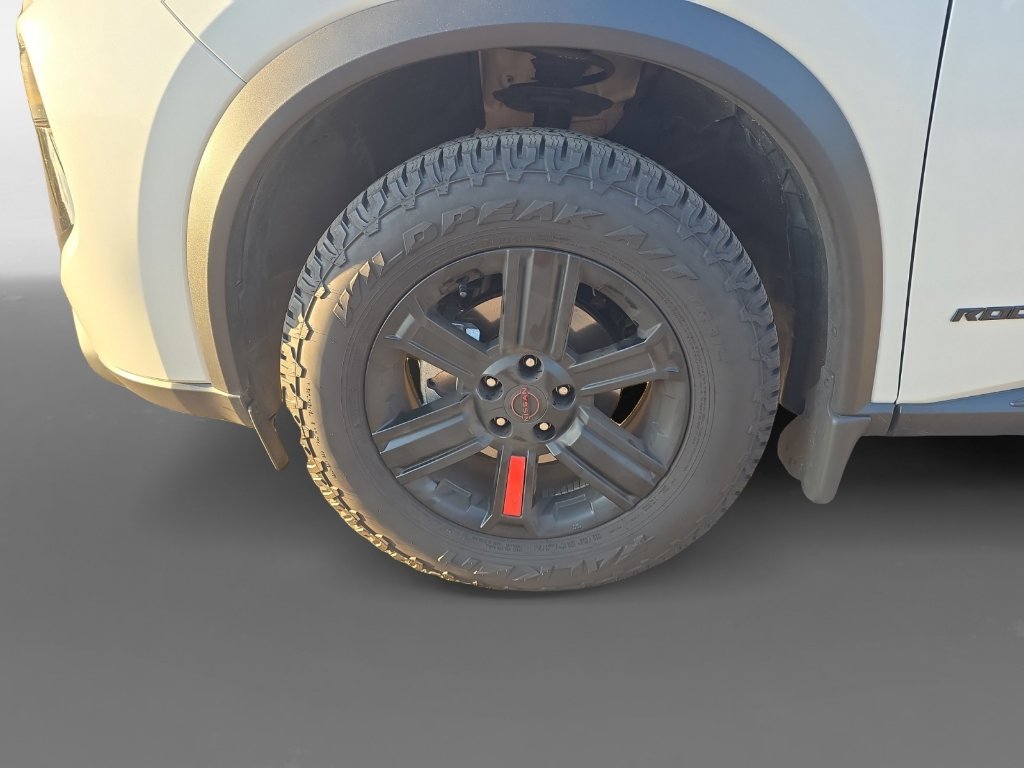 Certified 2025 Nissan Rogue SV image 9