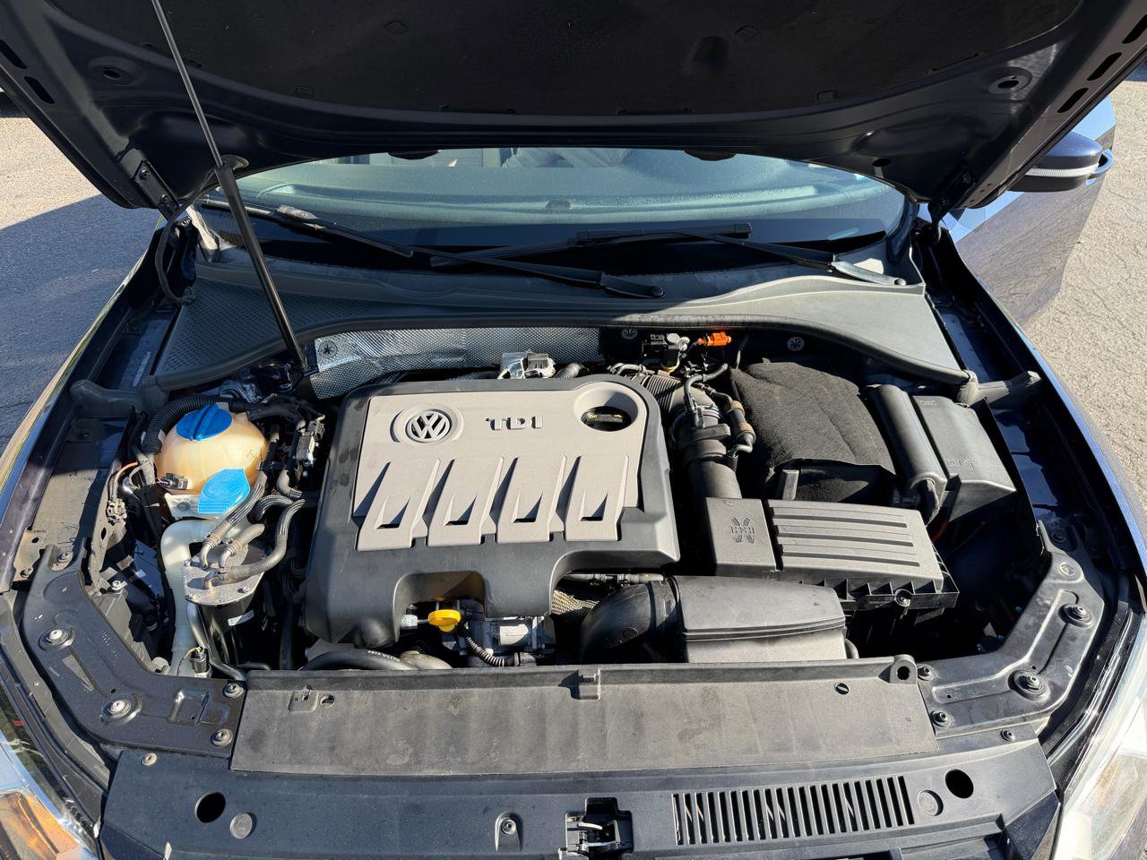 Used 2014 Volkswagen Passat TDI SE FWD image 29