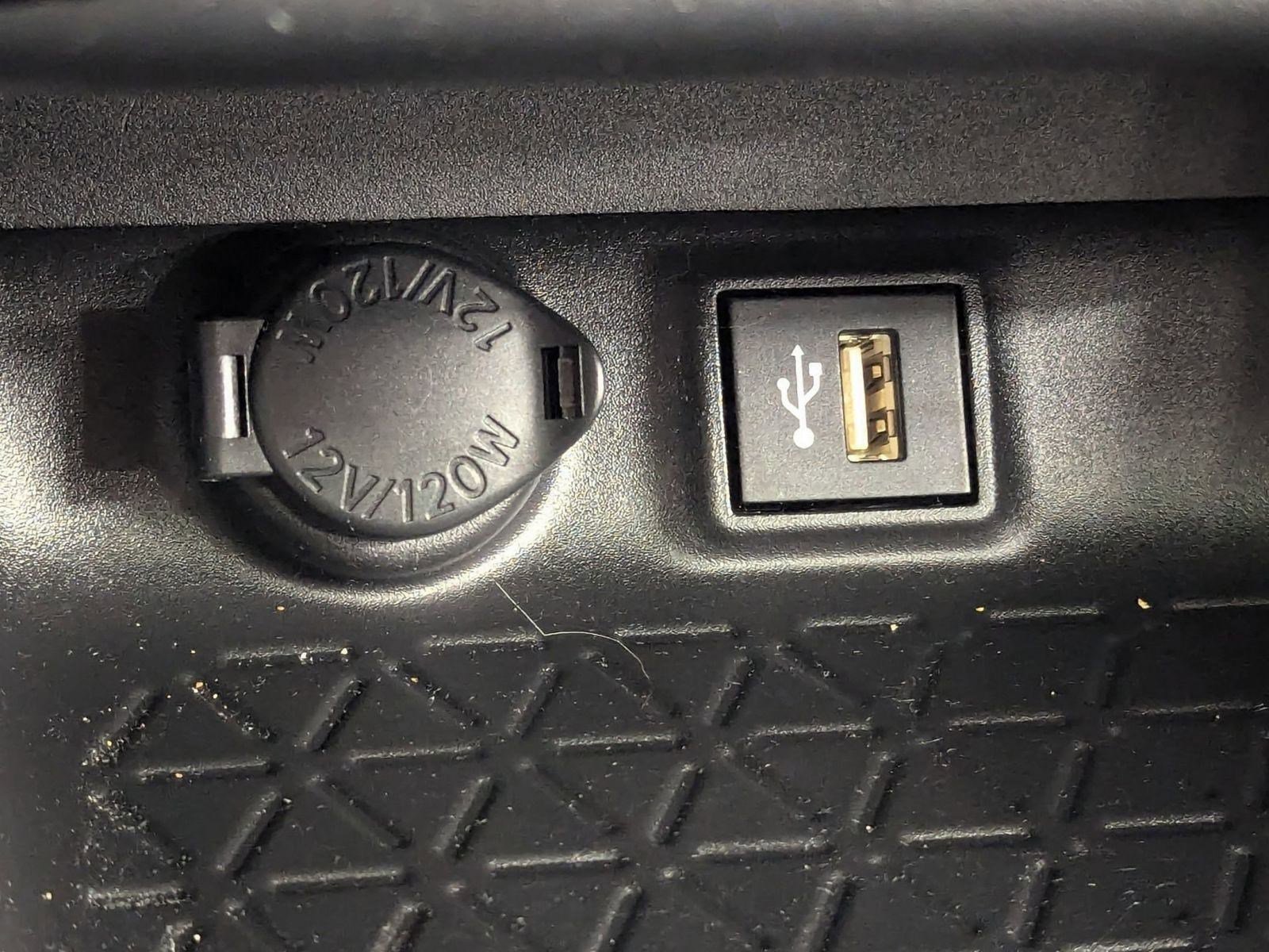 Used 2023 Toyota RAV4 XLE image 28