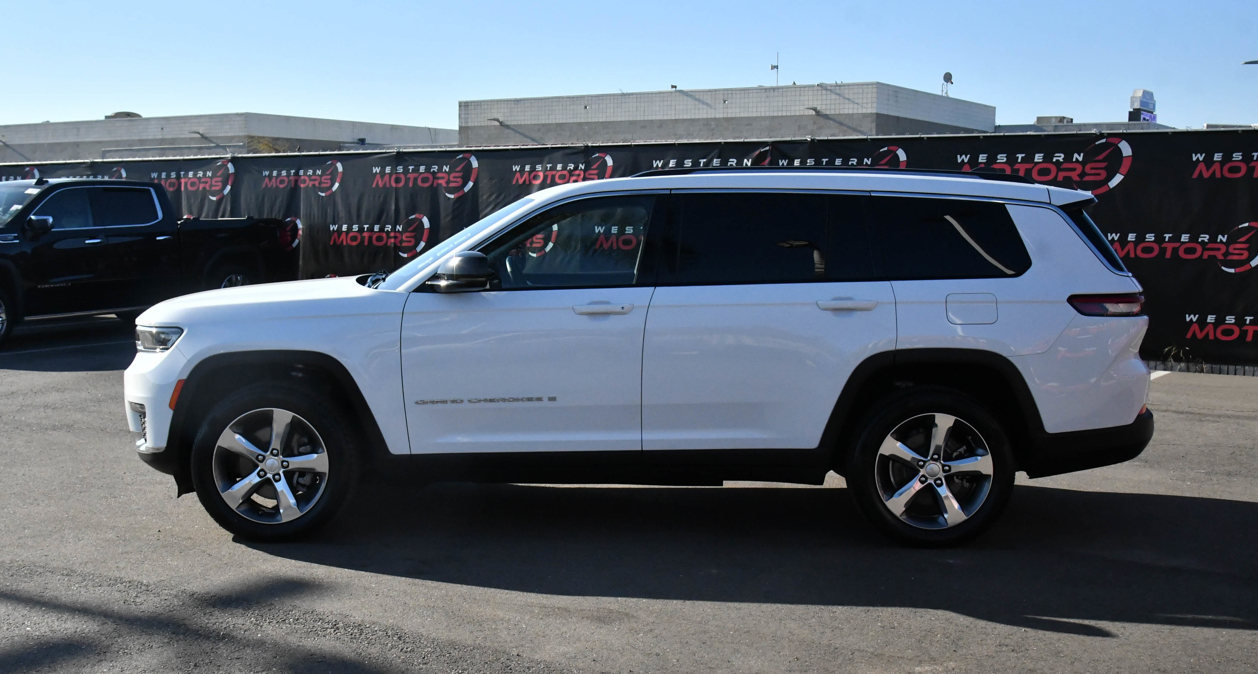 Used 2022 Jeep Grand Cherokee L Limited image 4