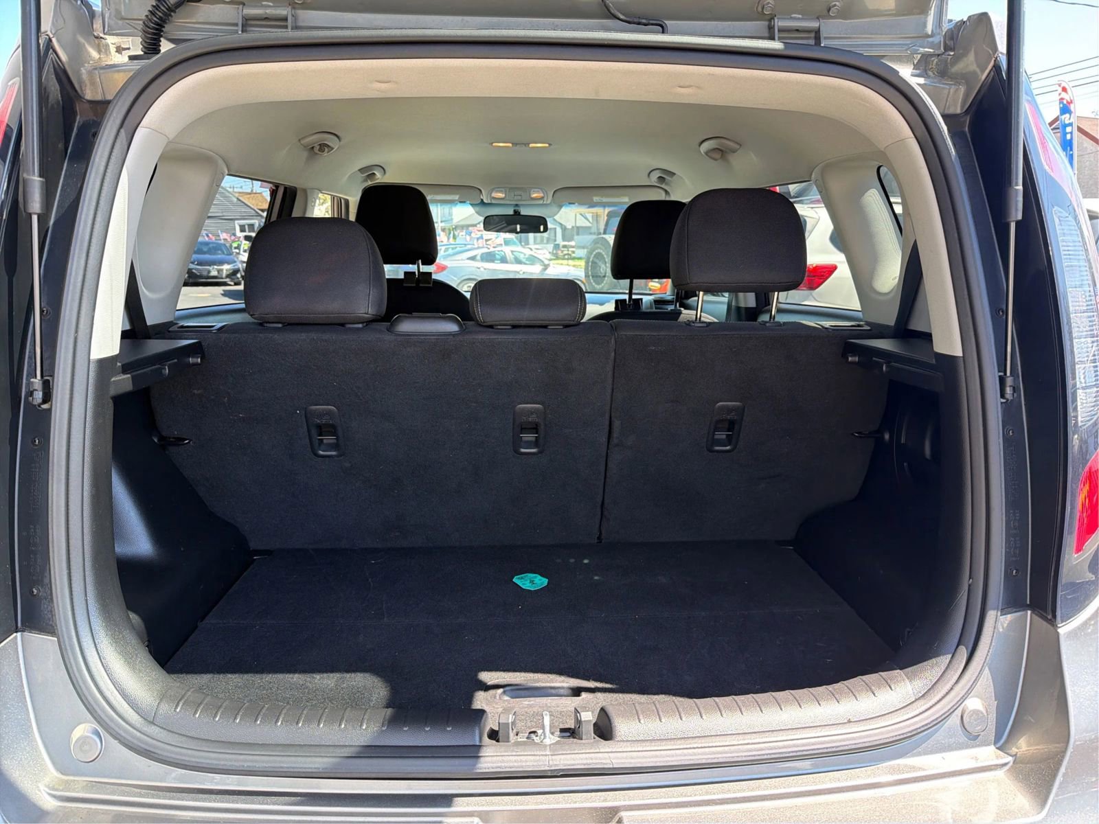 Used 2018 Kia Soul + image 12