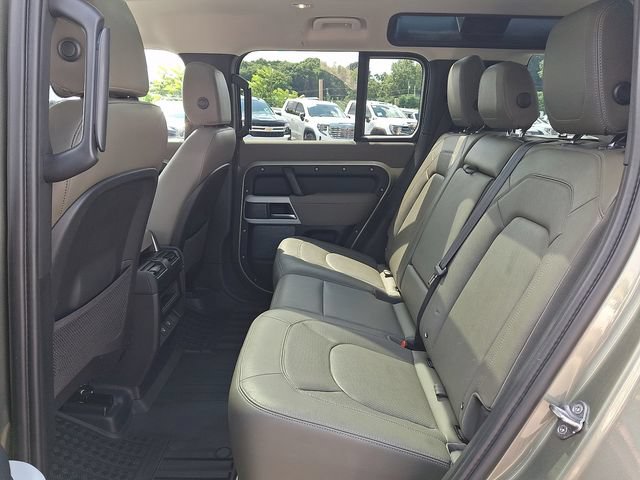 Used 2023 Land Rover Defender 110 SE AWD/4WD image 18