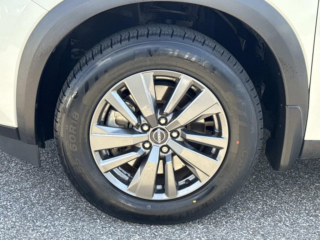 Certified 2024 Nissan Pathfinder SV FWD image 11