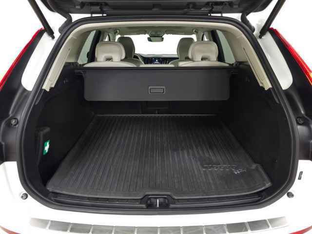 Used 2024 Volvo XC60 B5 Core w/ Protection Package Premier AWD/4WD image 9