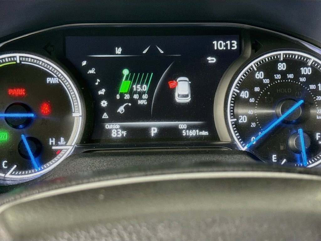 Used 2024 Toyota Venza LE AWD/4WD image 15