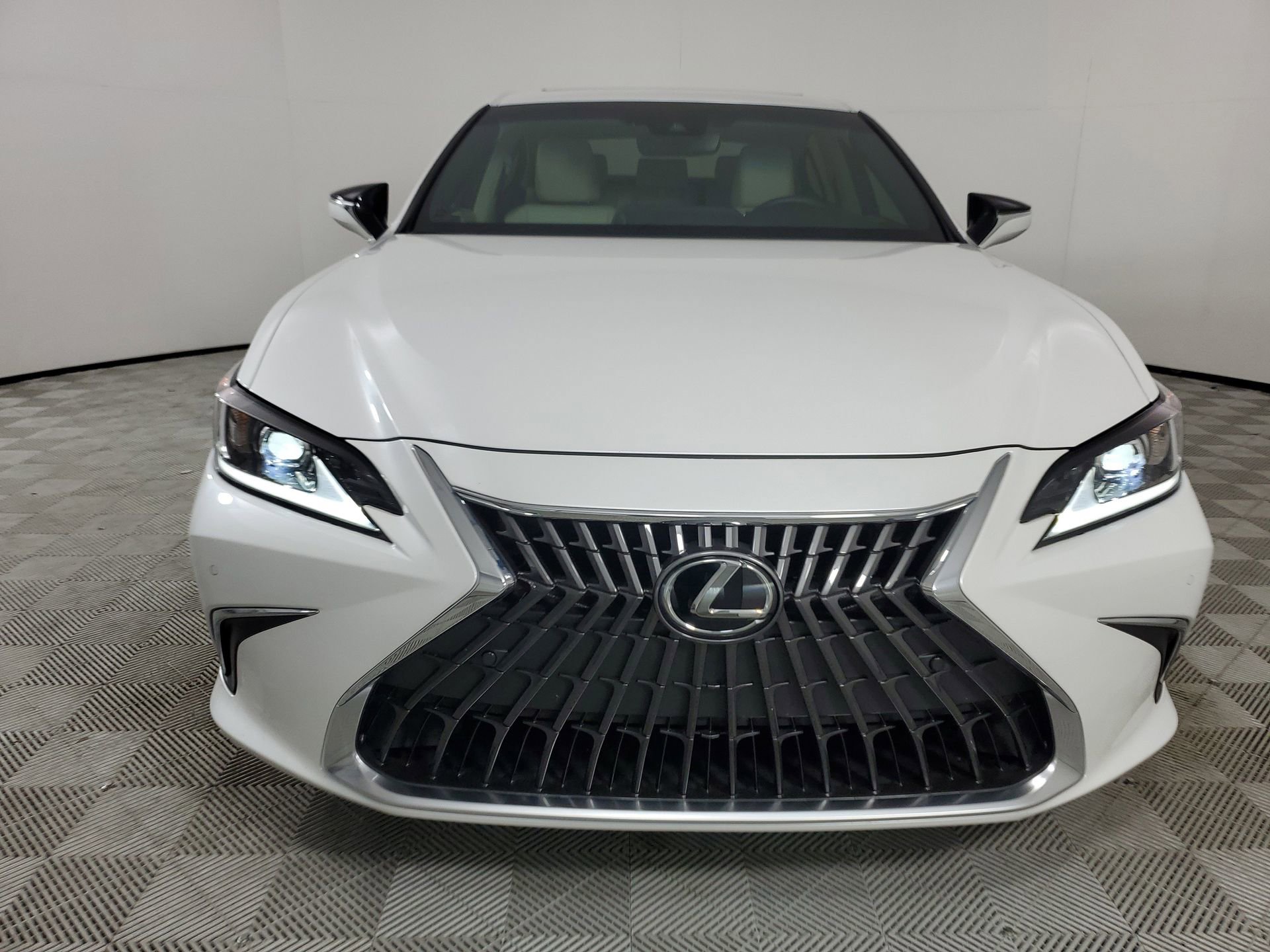 Used 2023 Lexus ES 350 w/ Premium Package image 3