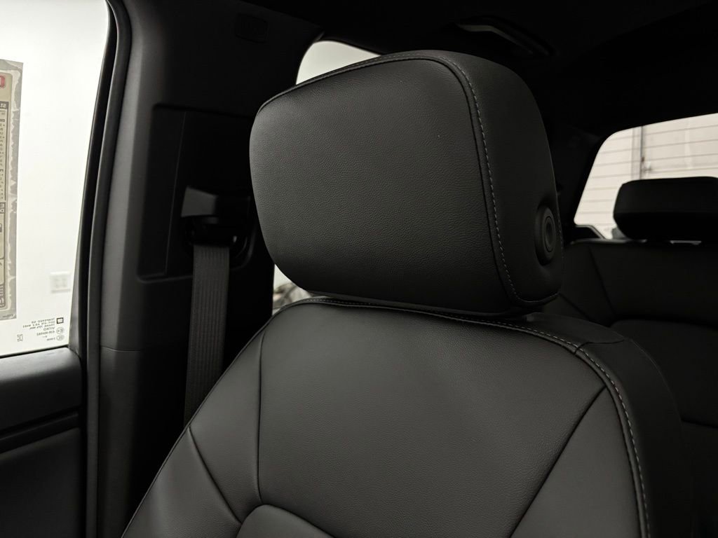 New 2026 GMC Canyon Elevation w/ Convenience Package image 39