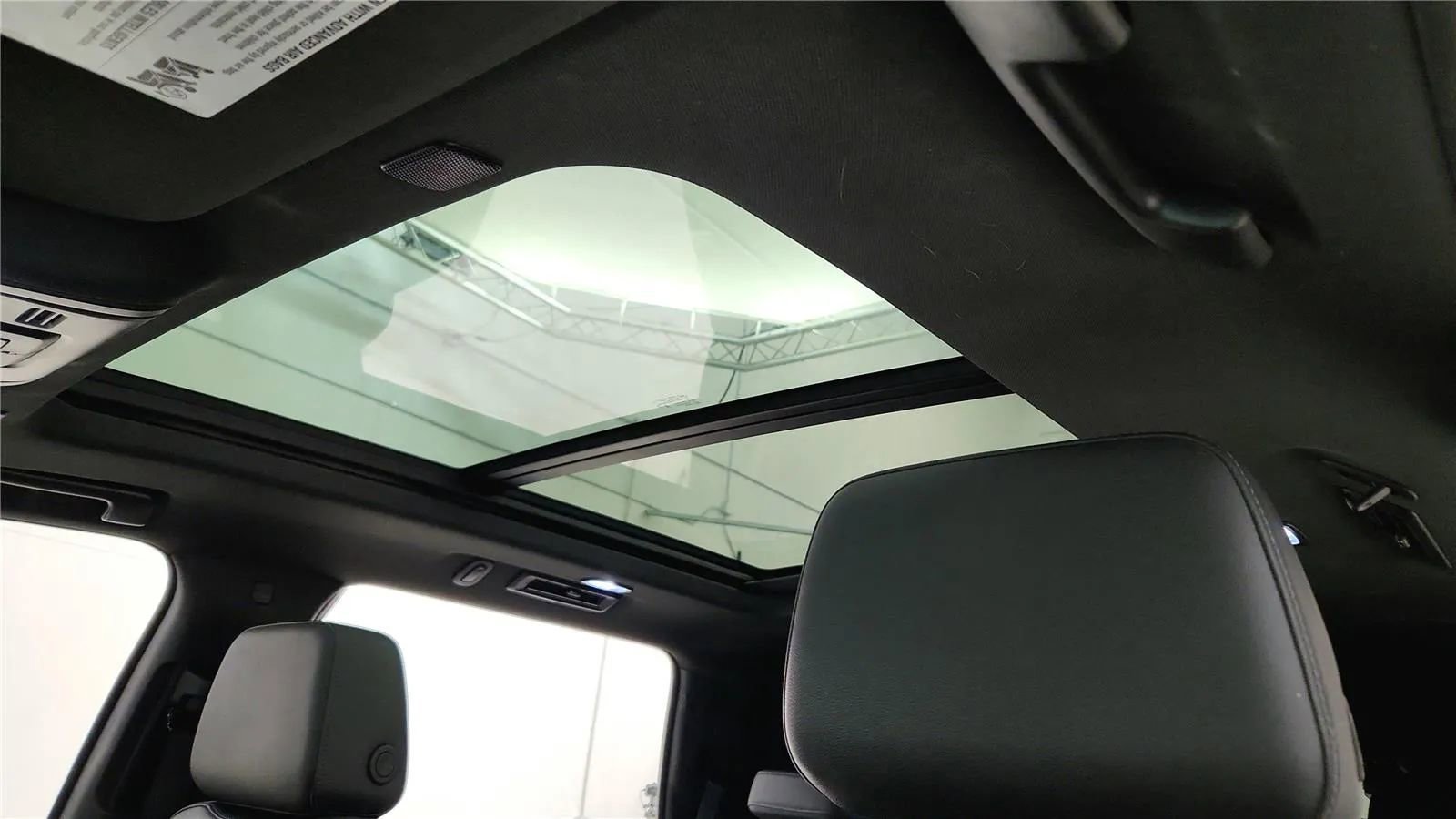 Used 2023 Chevrolet Tahoe Z71 w/ Luxury Package AWD/4WD image 32