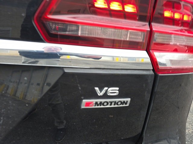 Used 2019 Volkswagen Atlas SEL Premium image 19