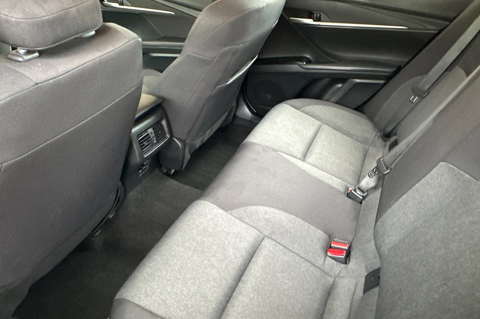 Used 2025 Toyota Camry LE image 12