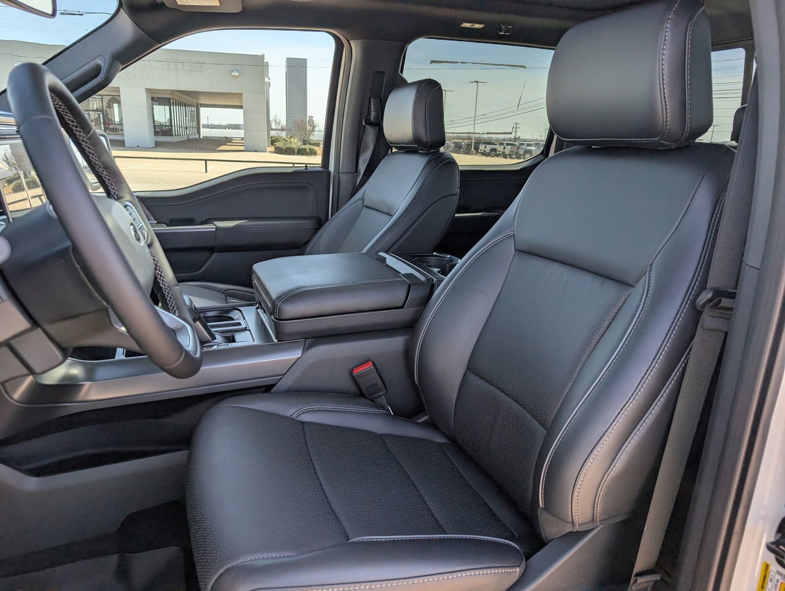 Used 2025 Ford F150 Lariat w/ Equipment Group 502A High image 28