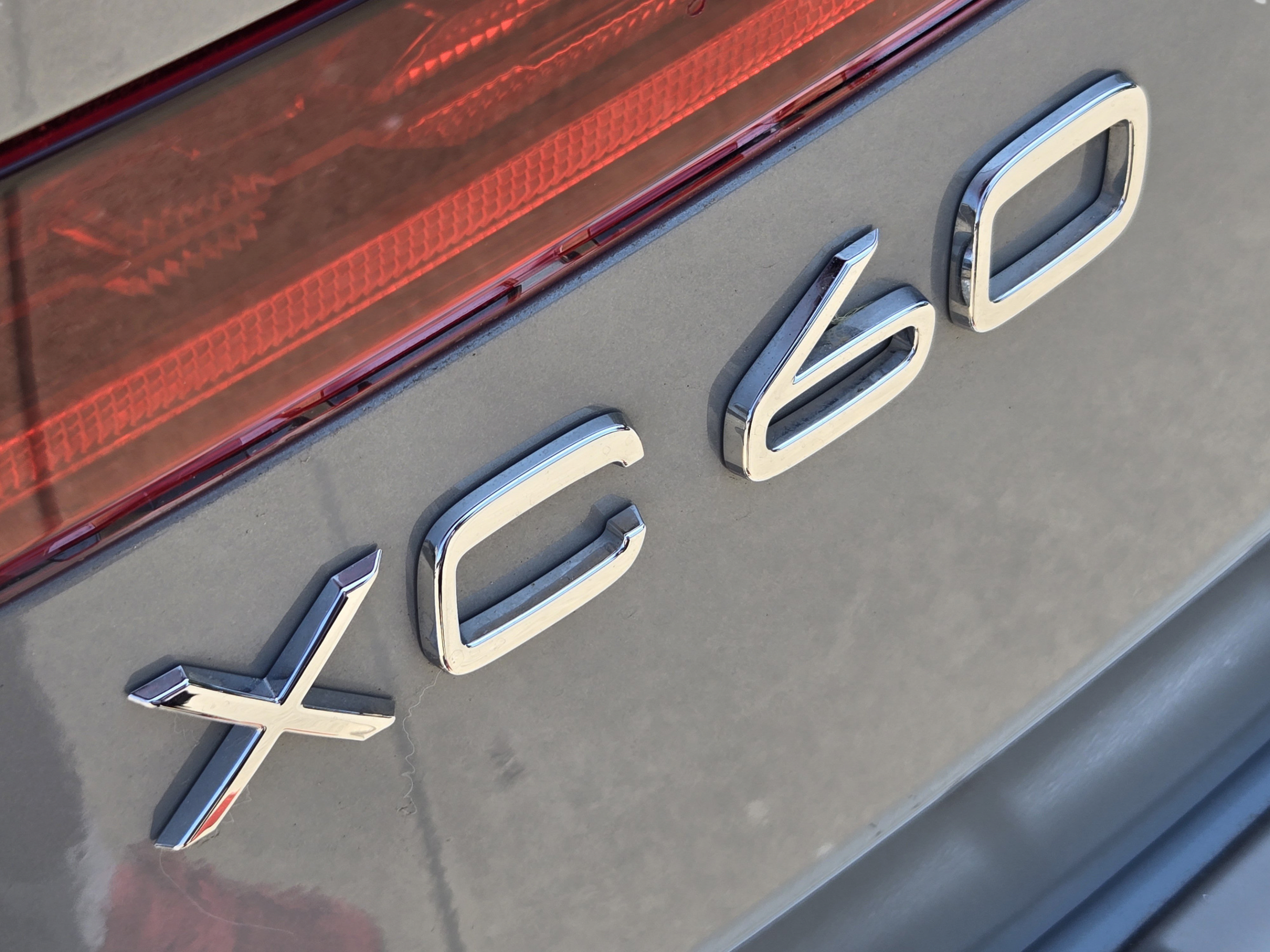 Certified 2026 Volvo XC60 B5 Plus w/ Protection Package Premier AWD/4WD image 38