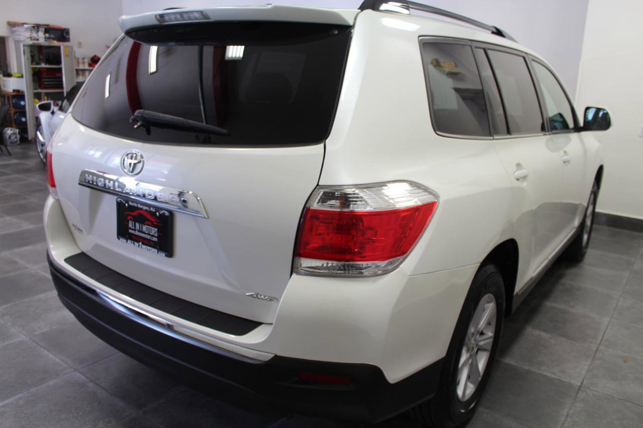 Used 2012 Toyota Highlander SE w/ Tow Pkg AWD/4WD image 6