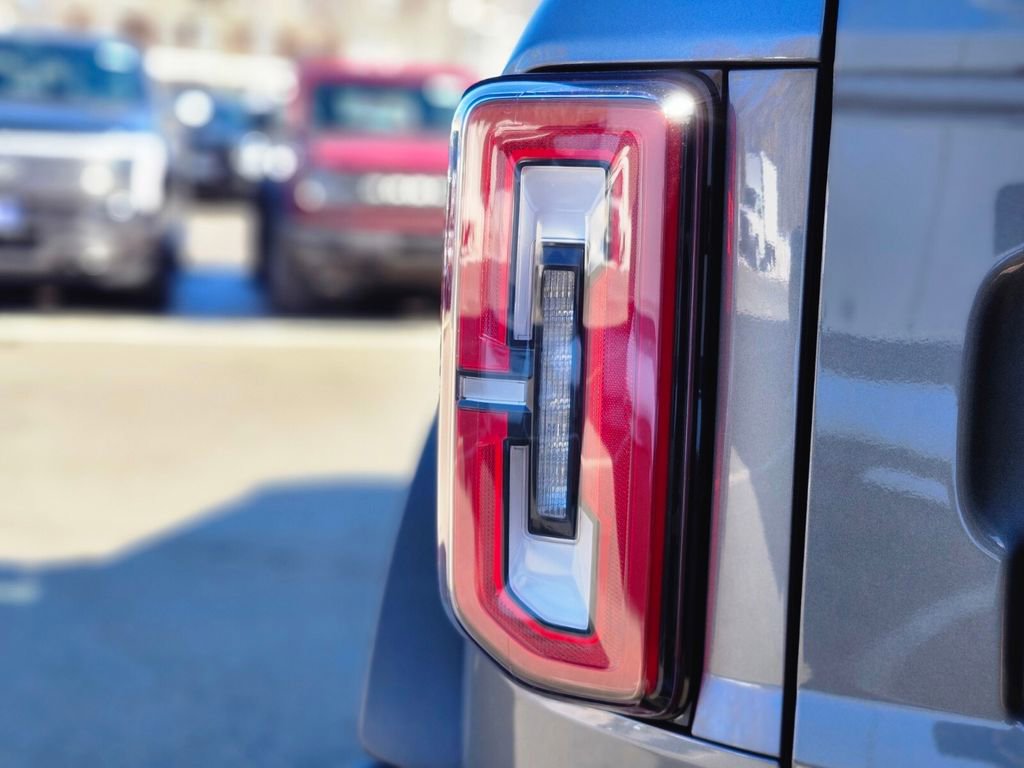 New 2025 Ford Bronco Badlands w/ Black Appearance Package image 9