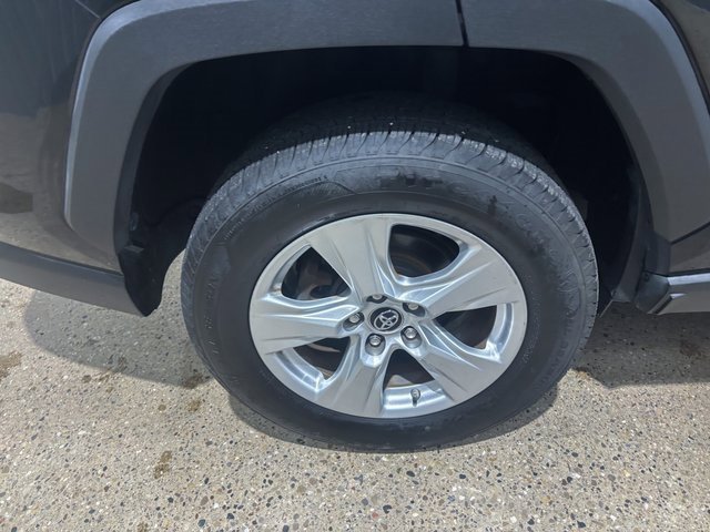 Used 2019 Toyota RAV4 XLE image 9