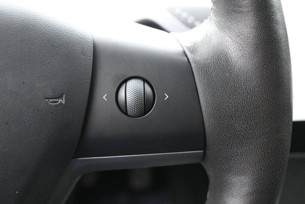Used 2023 Tesla Model 3 Standard Range RWD image 19