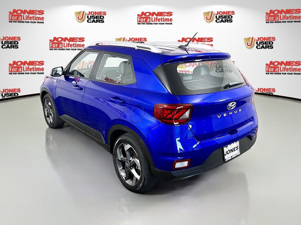 Certified 2023 Hyundai Venue Limited w/ Cargo Package image 2