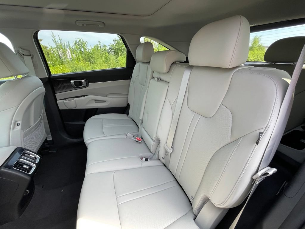 New 2026 Kia Sorento S w/ S Panoramic Sunroof Package FWD image 25