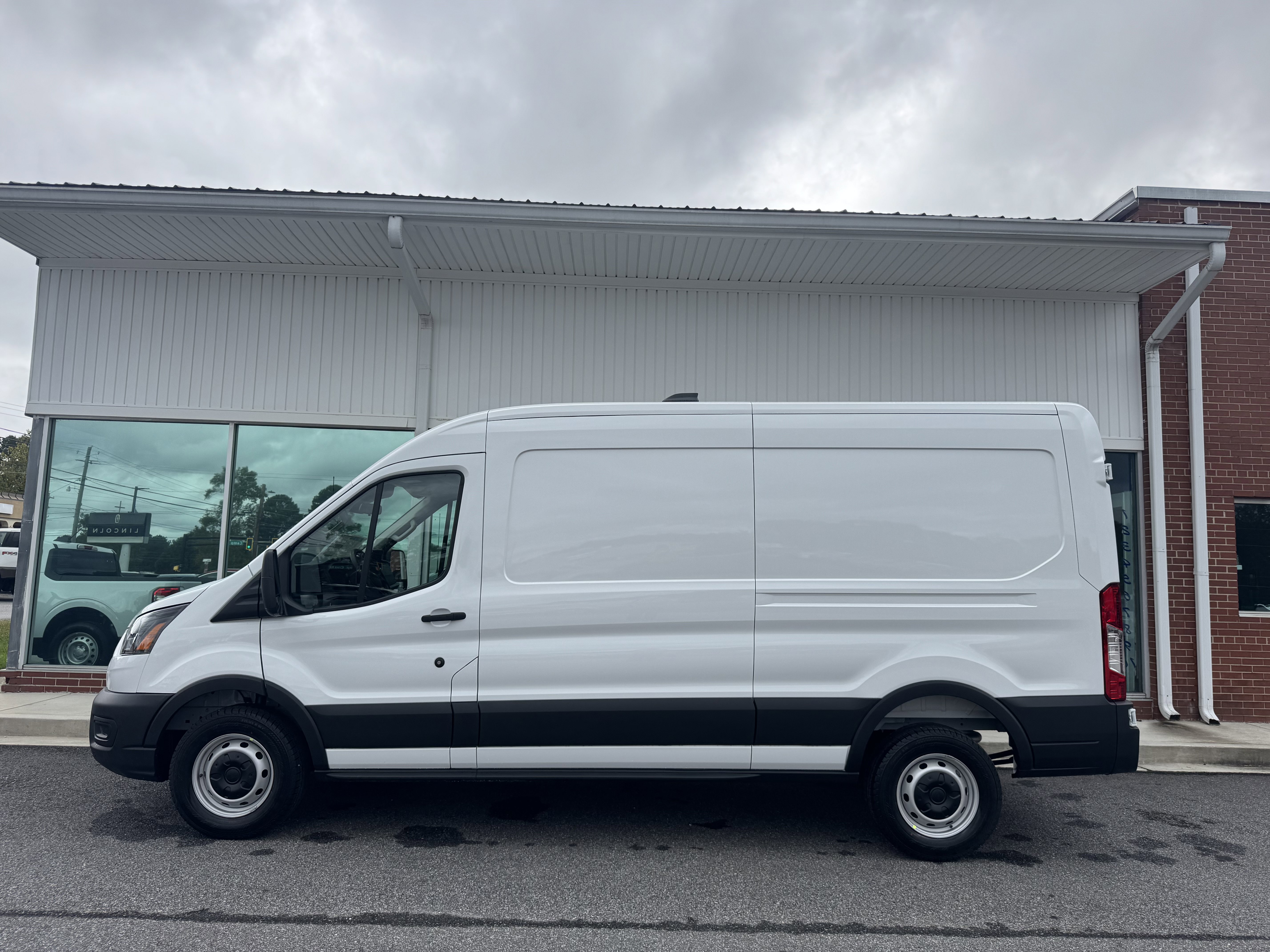 New 2026 Ford Transit 250 148 Medium Roof image 1