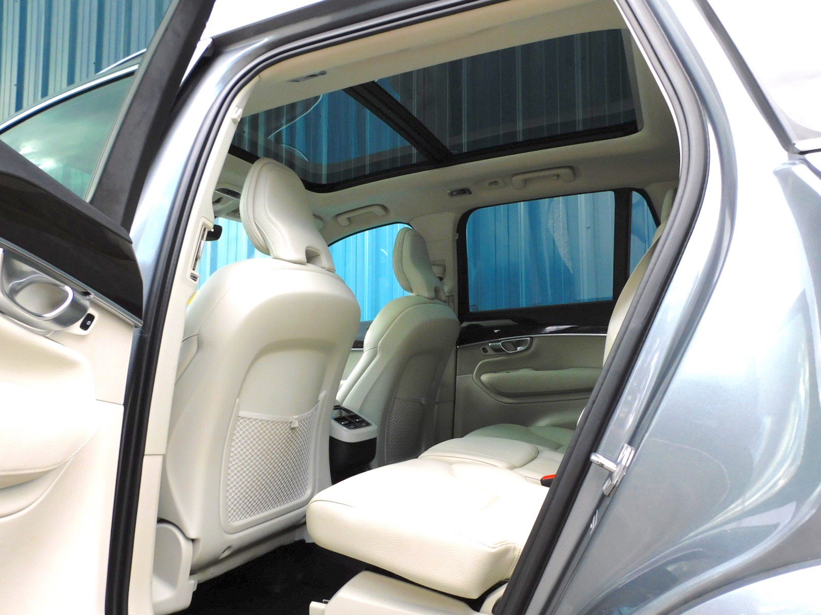 Used 2019 Volvo XC90 T6 Momentum w/ Advanced Package AWD/4WD image 15