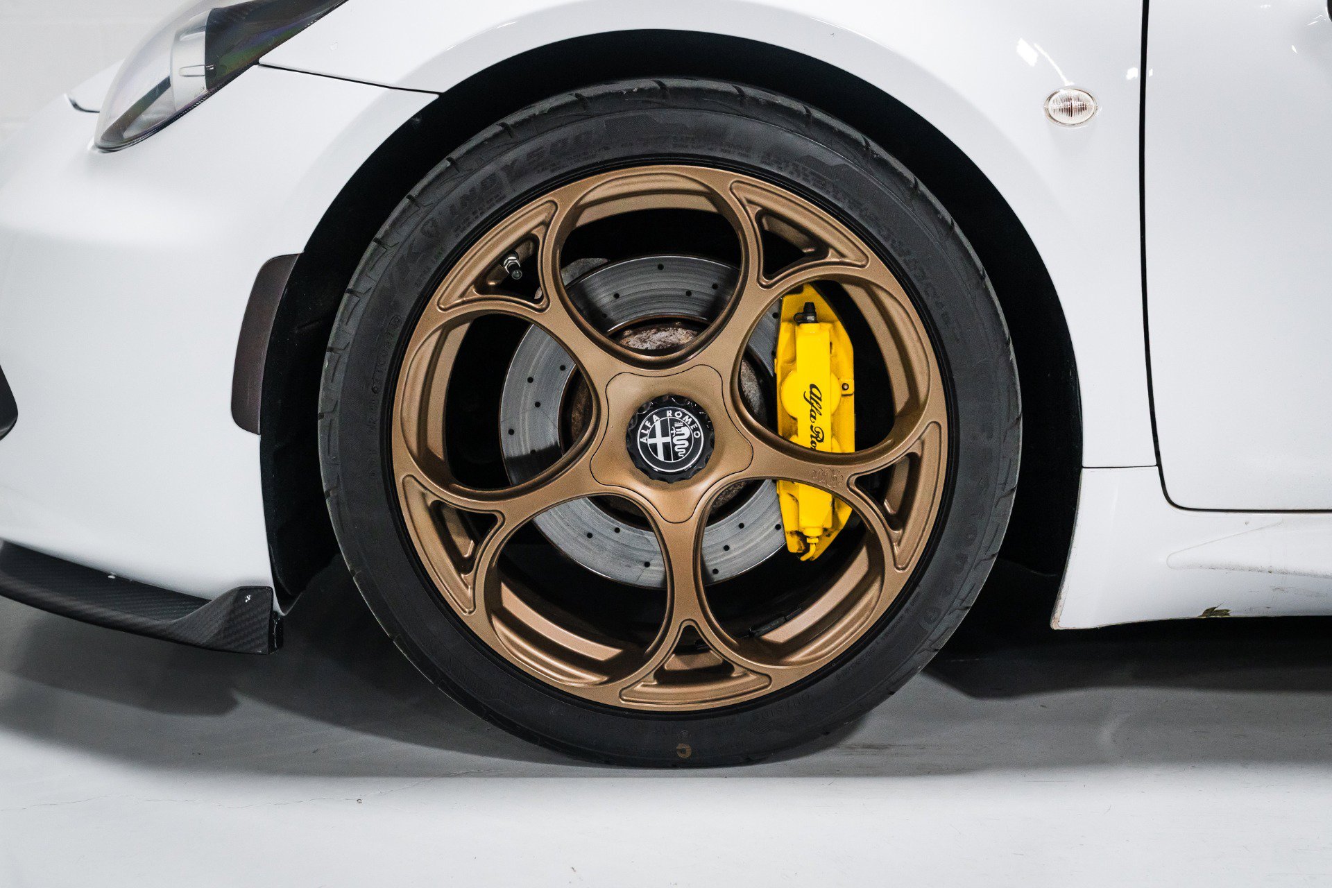 Used 2018 Alfa Romeo 4C Spider RWD image 9