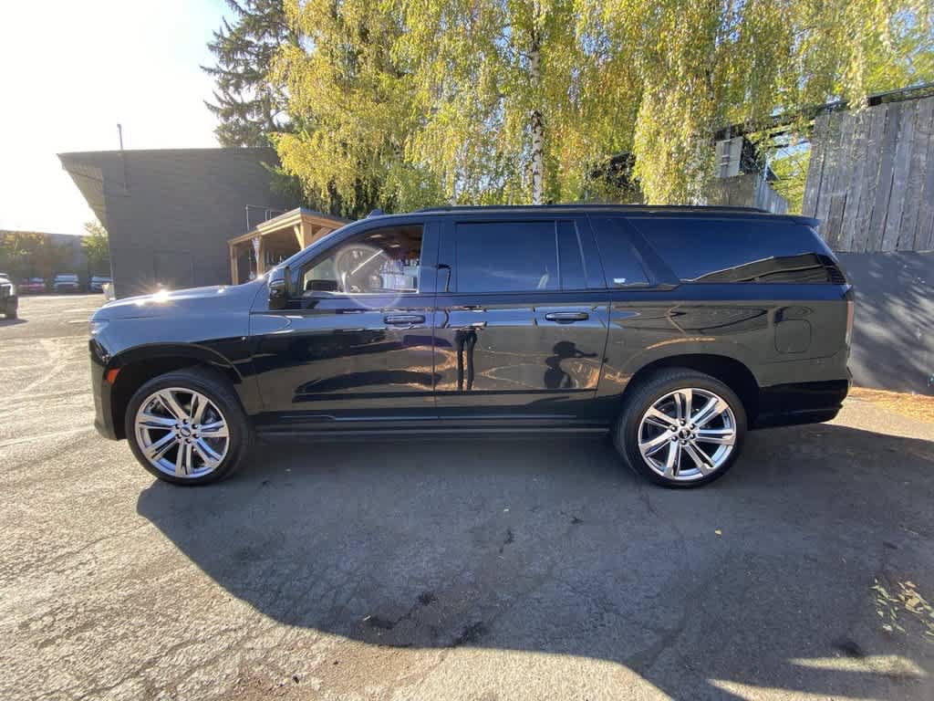 Used 2023 Cadillac Escalade ESV Sport w/ Touring Package AWD/4WD image 3