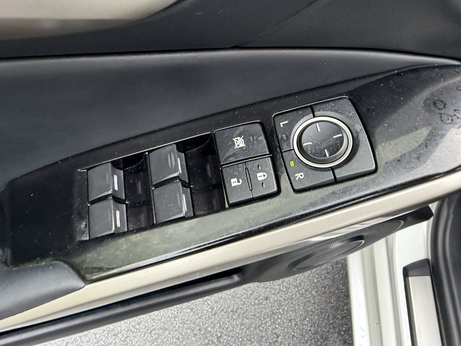 Used 2017 Lexus IS 300 AWD w/ Premium Package image 18