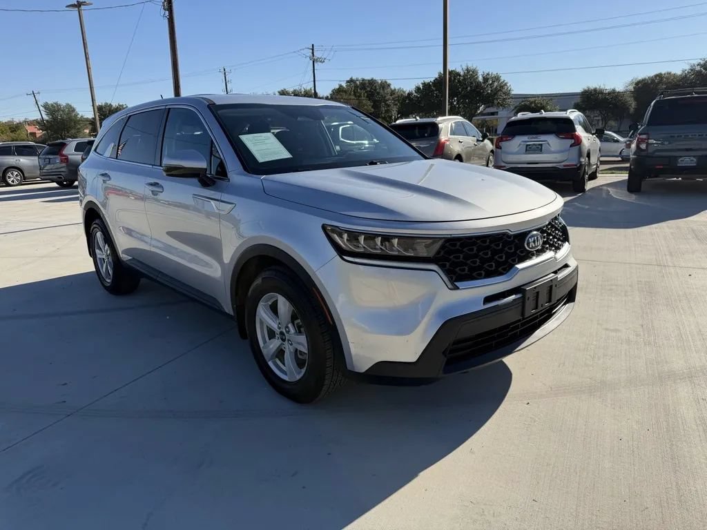 Used 2021 Kia Sorento LX FWD image 3