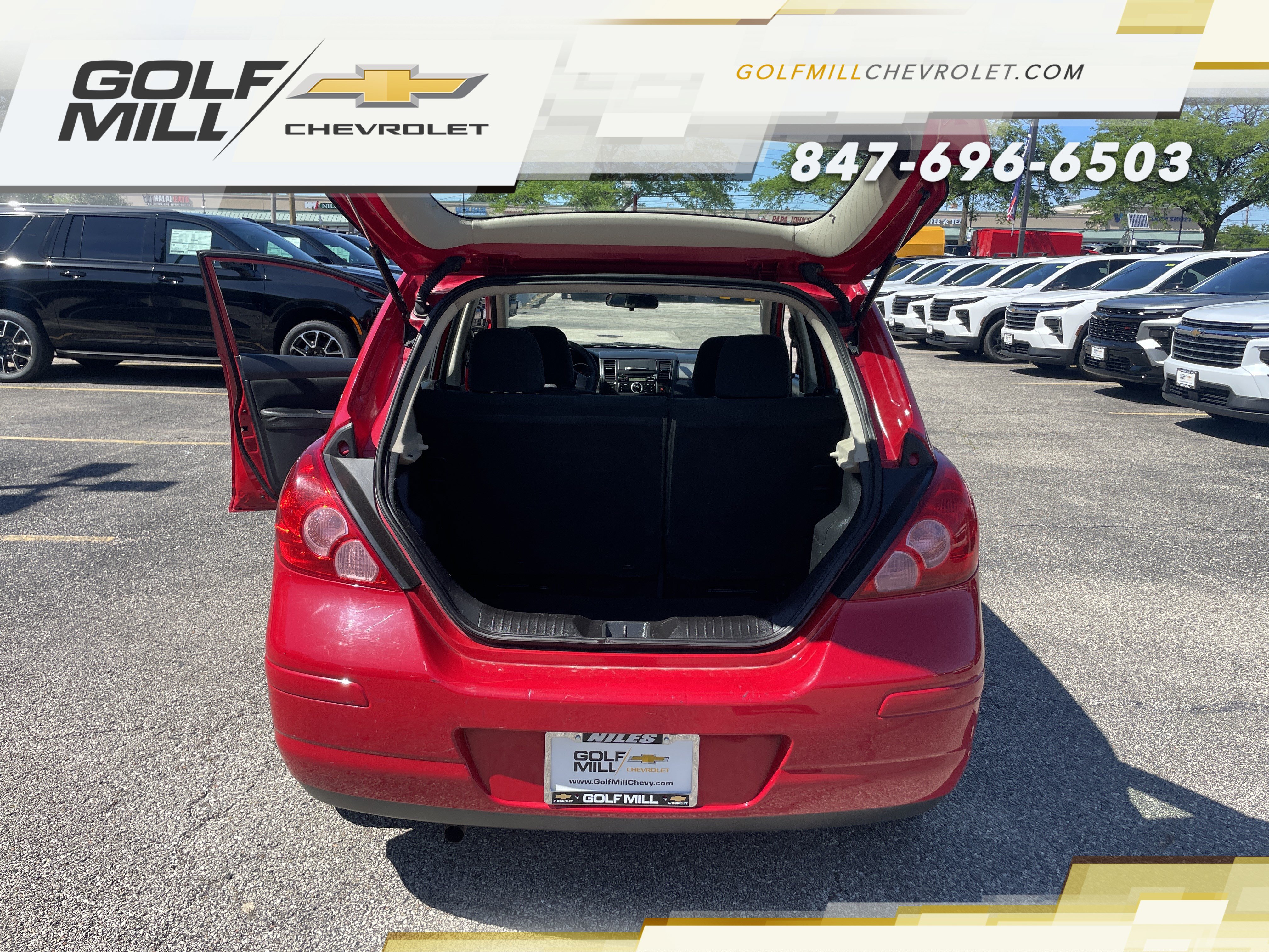 Used 2011 Nissan Versa 1.8 S FWD image 12