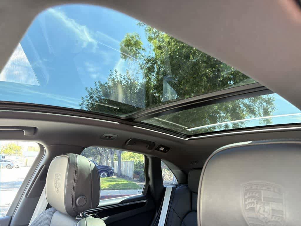 Used 2022 Porsche Macan image 11