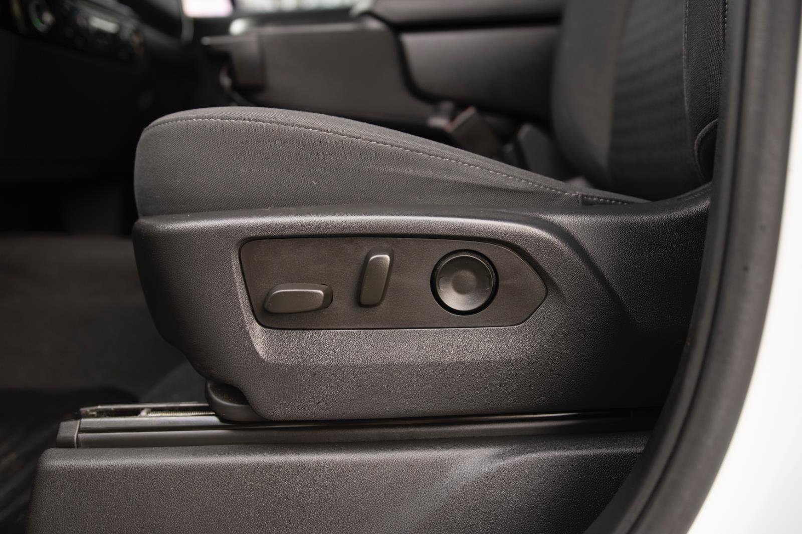 Used 2023 Chevrolet Silverado 1500 LT image 12