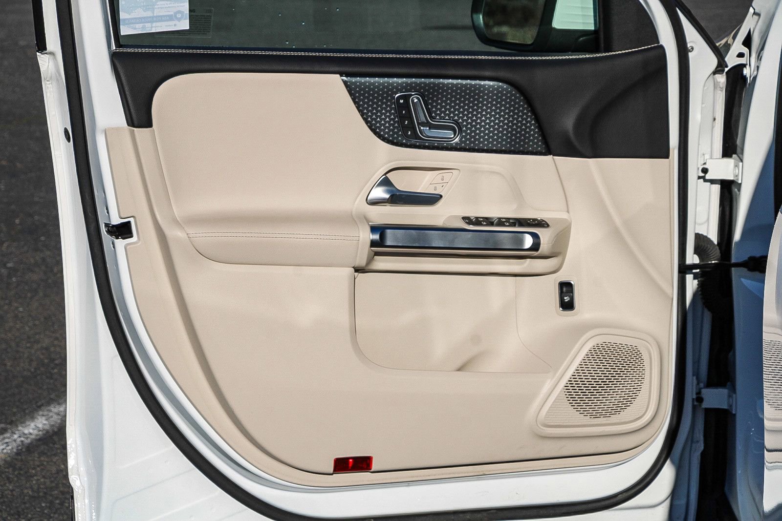 Certified 2025 Mercedes-Benz GLB 250 4MATIC image 20