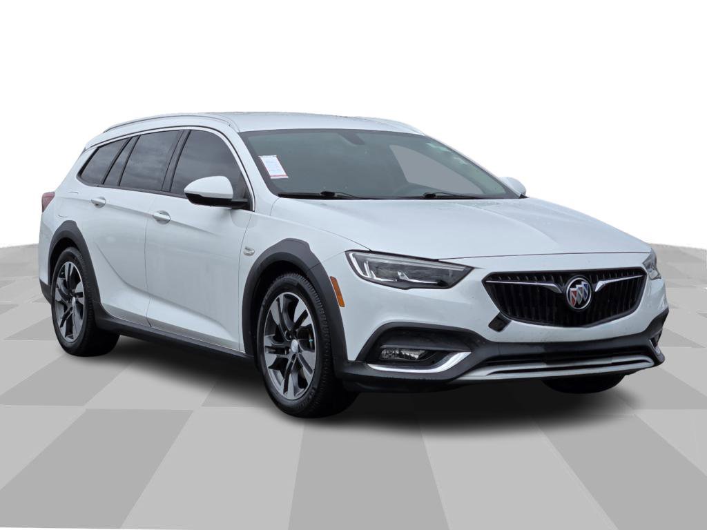 Used 2018 Buick Regal Essence w/ Driver Confidence Package #1 image 1