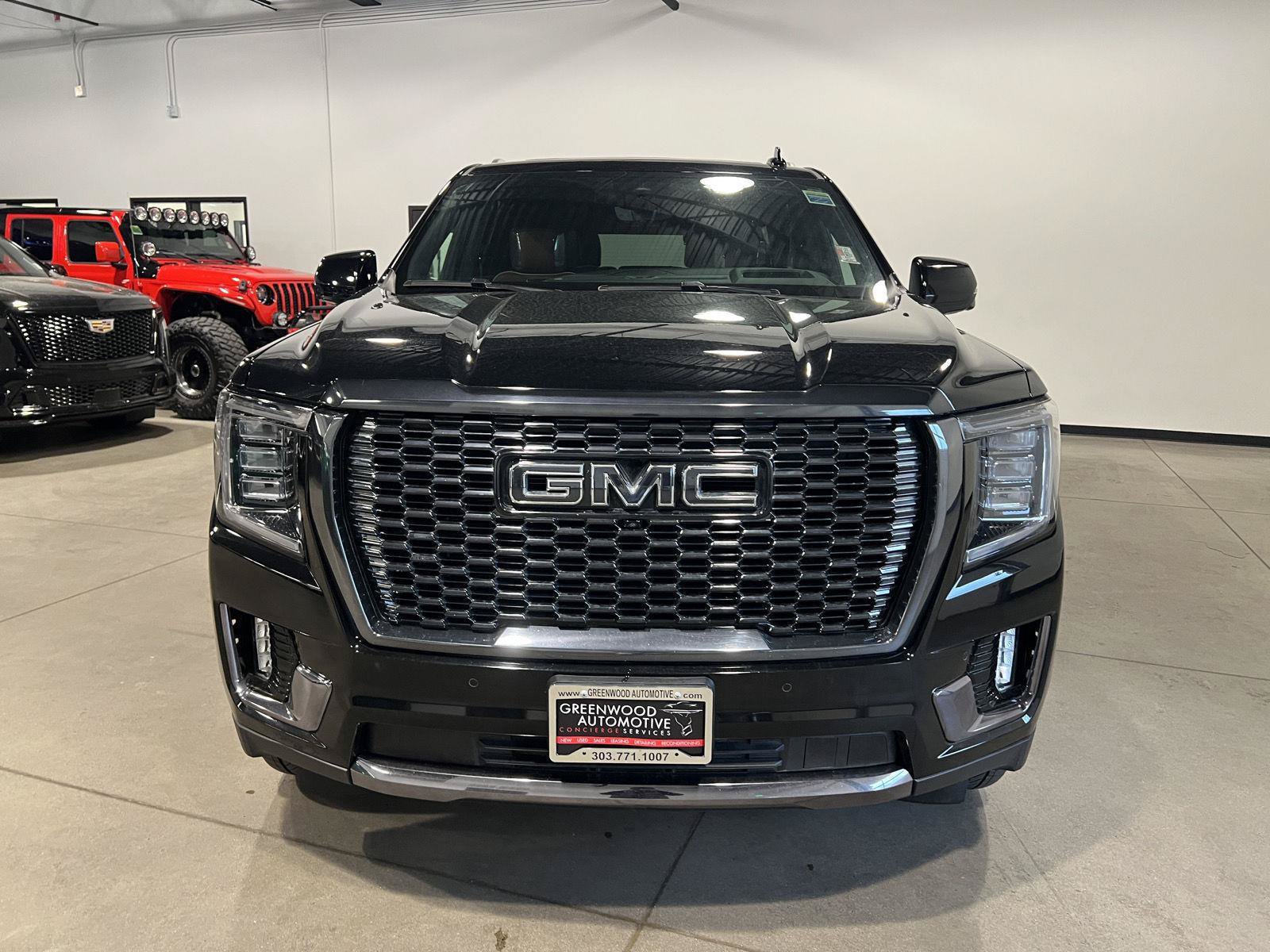 Used 2024 GMC Yukon Denali Ultimate AWD/4WD image 8