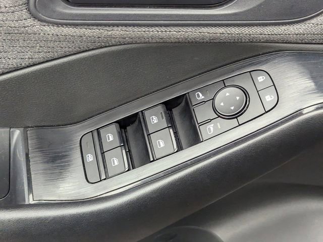 Used 2023 Nissan Rogue S image 24