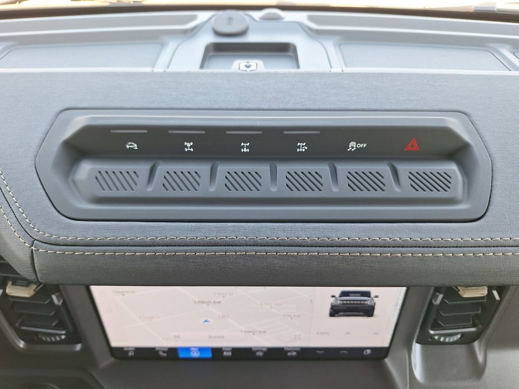 New 2025 Ford Bronco Badlands w/ Sasquatch Package image 9