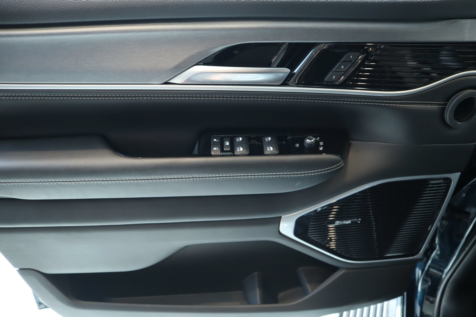 New 2026 Jeep Grand Wagoneer Limited AWD/4WD image 17