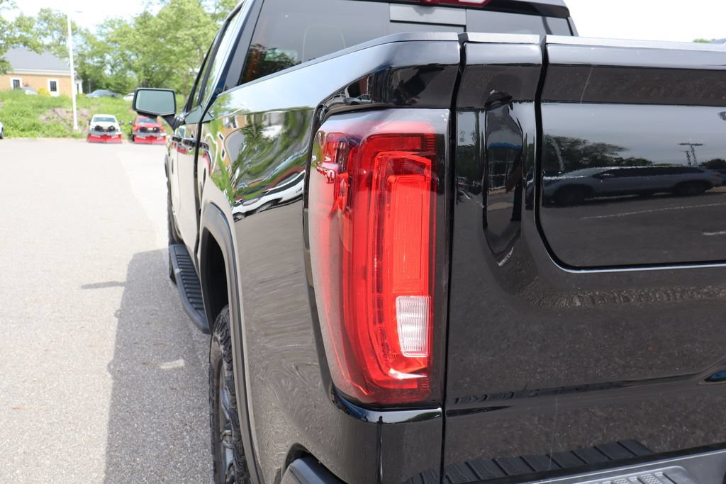 Used 2025 GMC Sierra 1500 AT4X AWD/4WD image 40